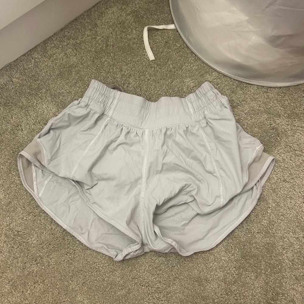 Lululemon Hotty Hot Shorts in White